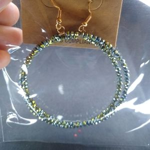 WINE ONION Round Glass Beads Christmas Green Shine Hoop Earrings